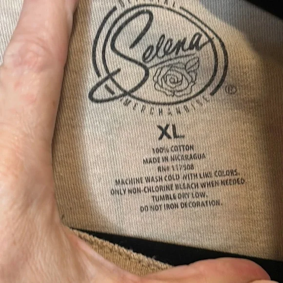 Authentic Selena Concert Graphic T-Shirt collectible - Picture 2 of 8
